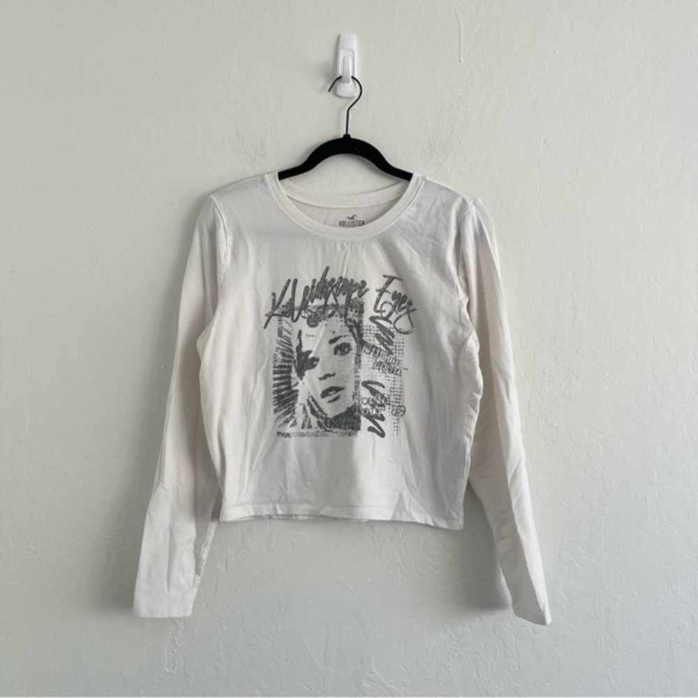 Hollister White Graphic Long Sleeve Cropped Tee World Tour Womens Size XL